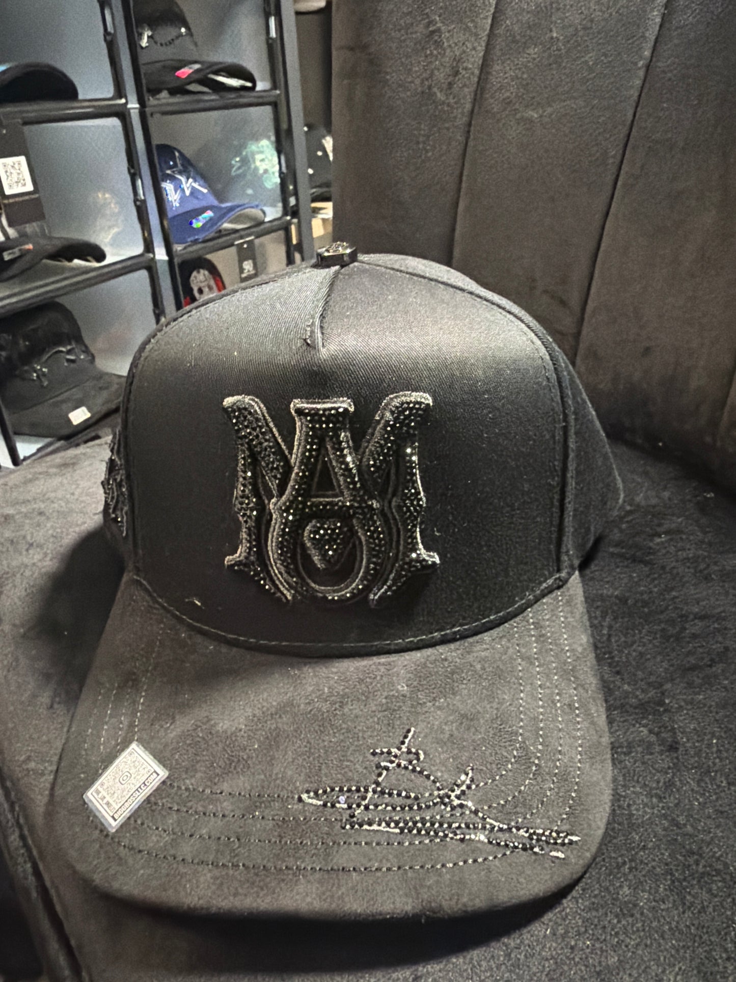 Bigg boss hat