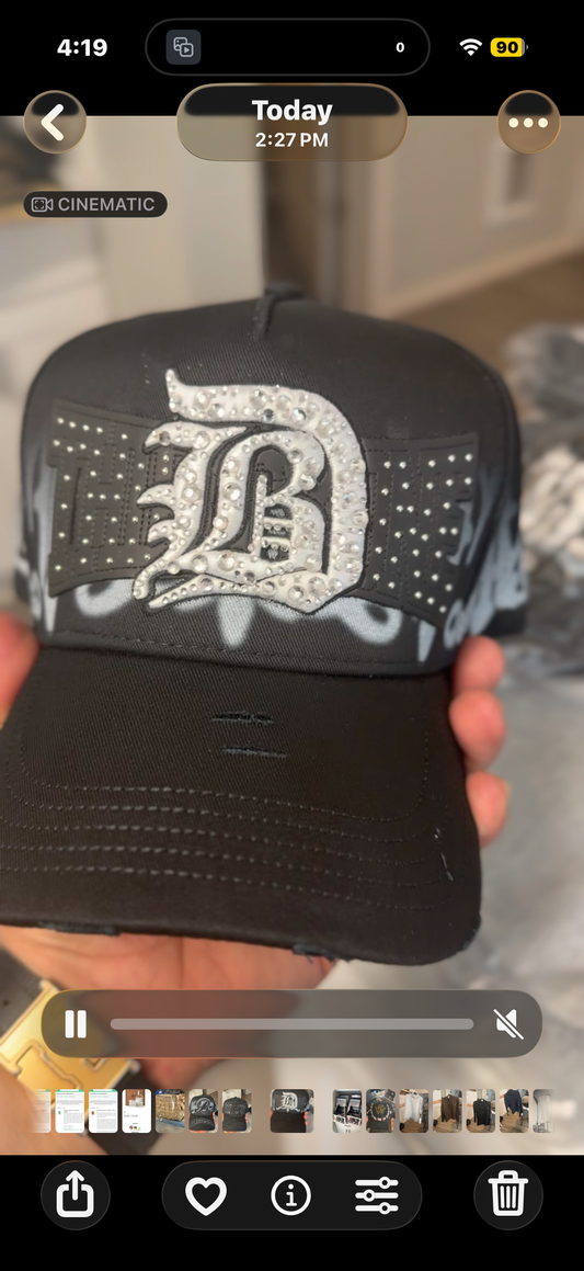 31 hat Benavides hat